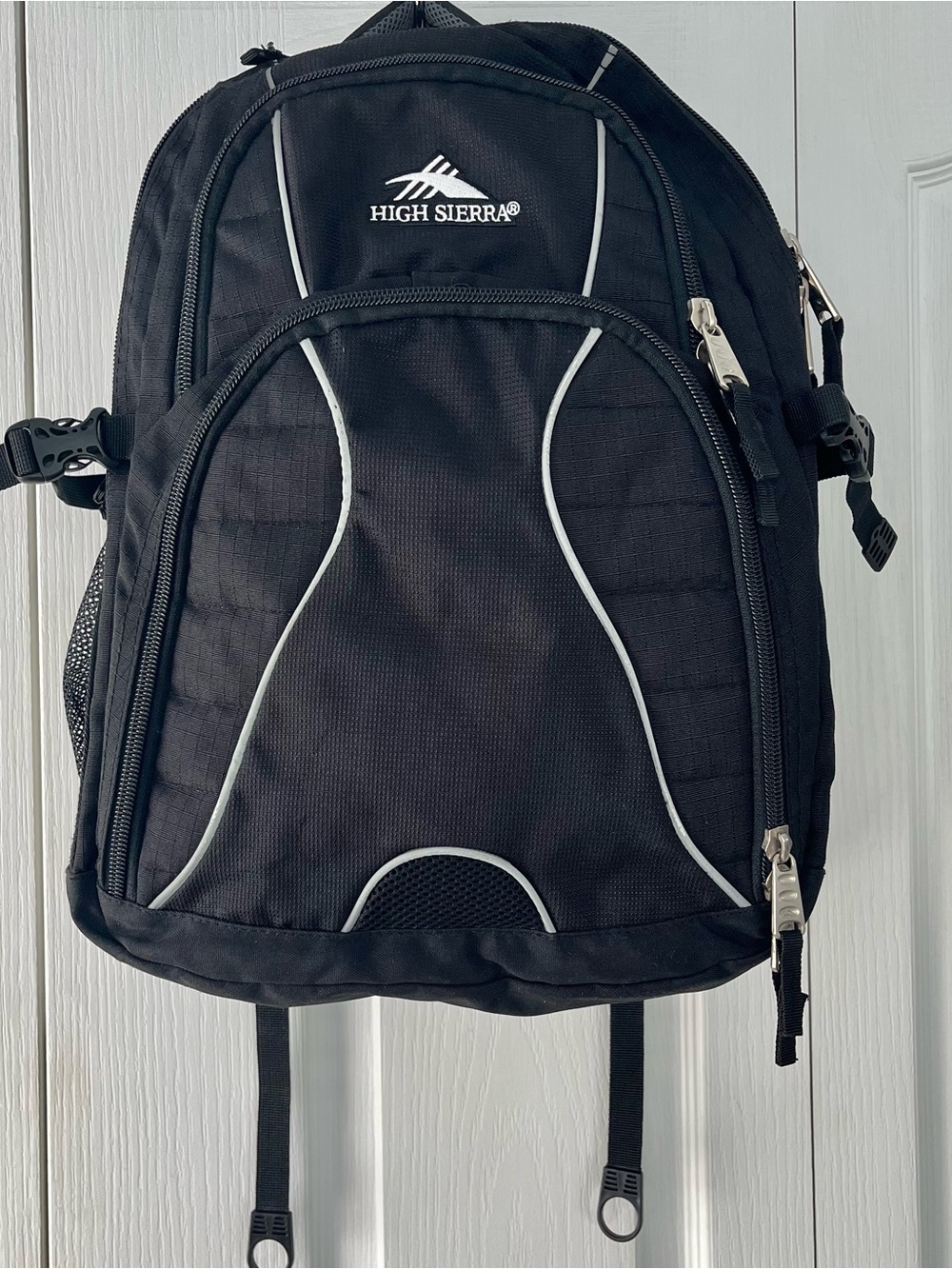 HIGH SIERRA Backpack Large Black with gray trim.  Multi-Zip Pockets Tech Spot
